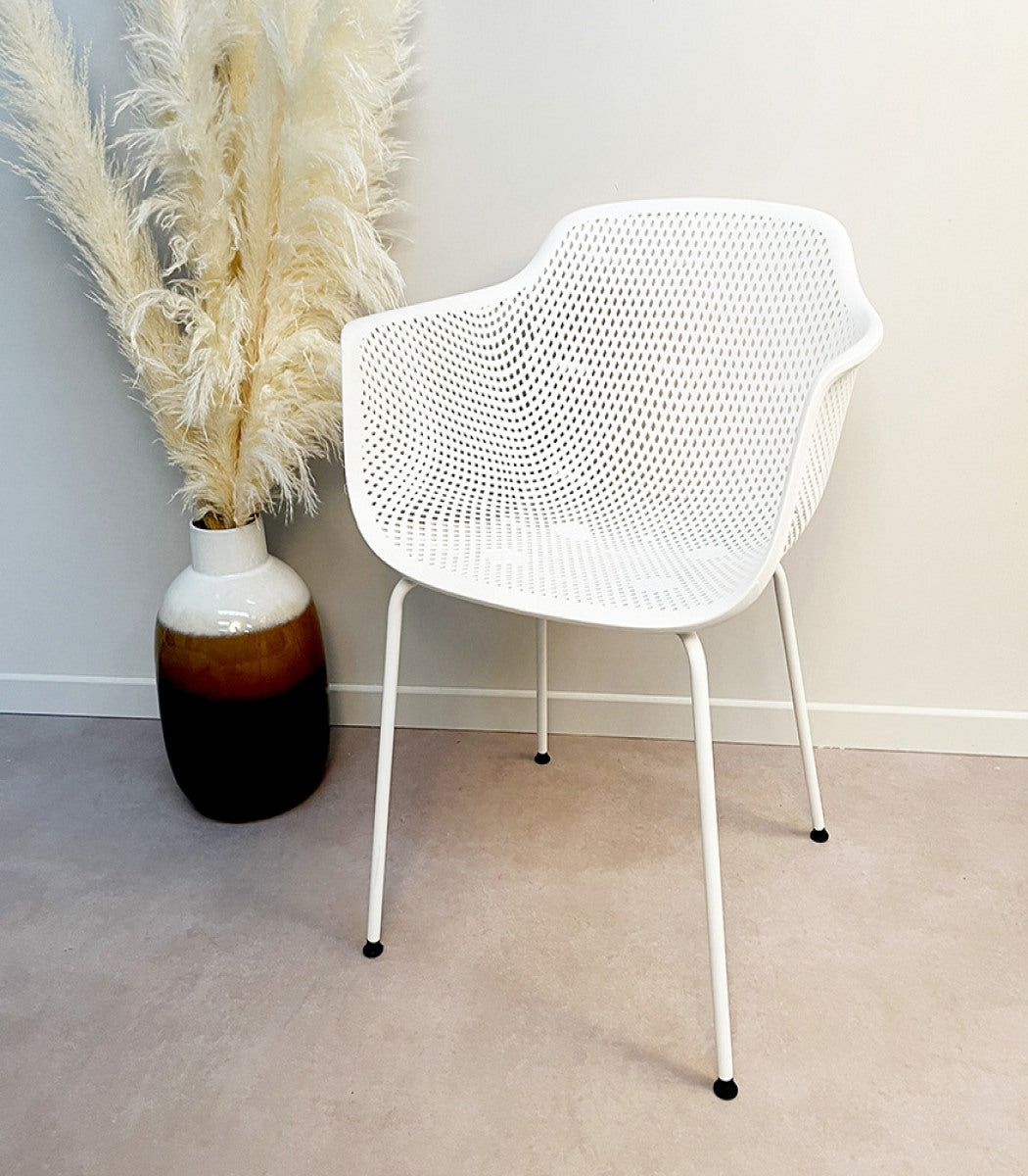 Chaise avec accoudoirs perforée 'DRAK' blanche intérieure / extérieure