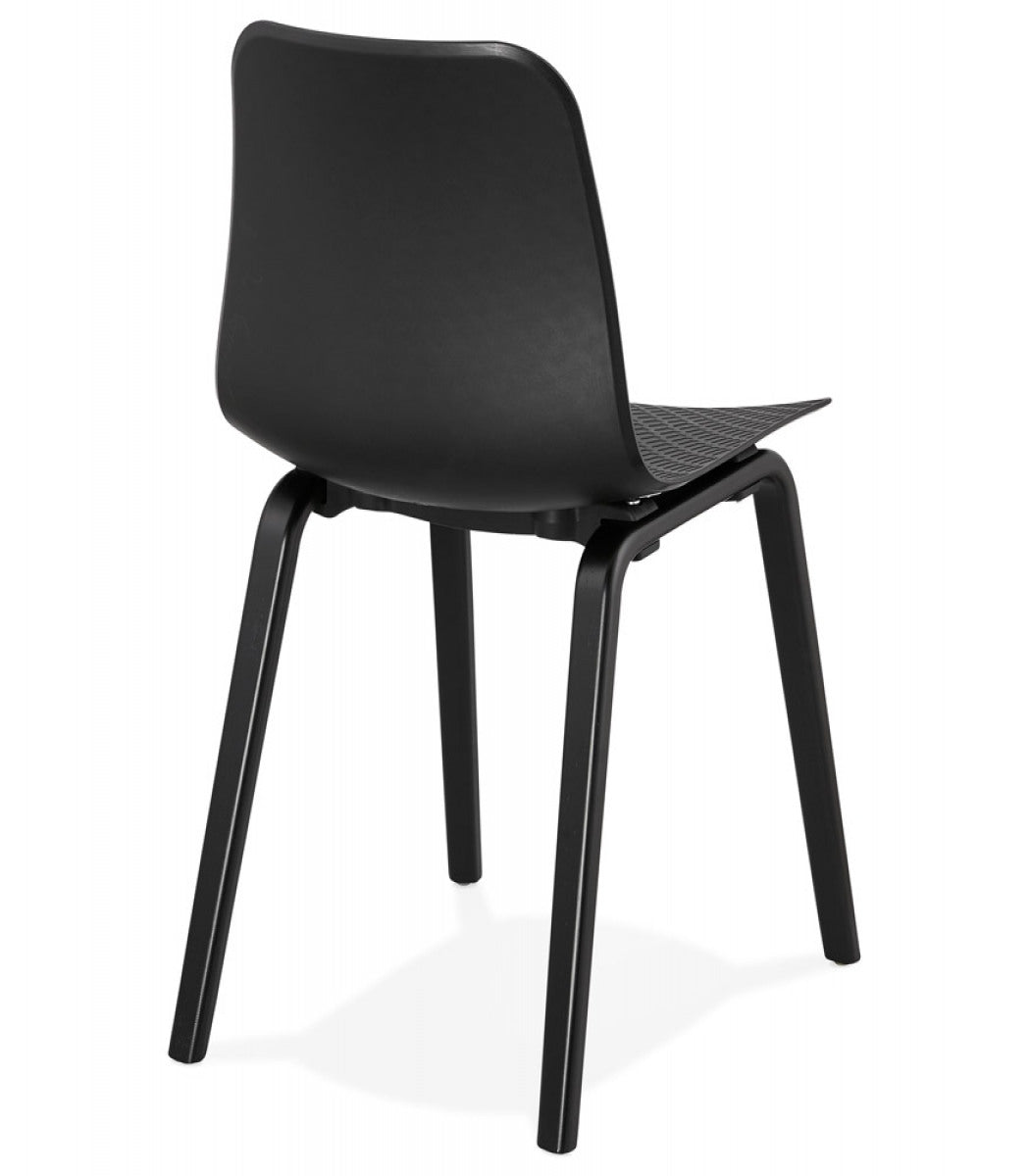 Chaise design 'PACIFIK' noire avec pieds en bois noir