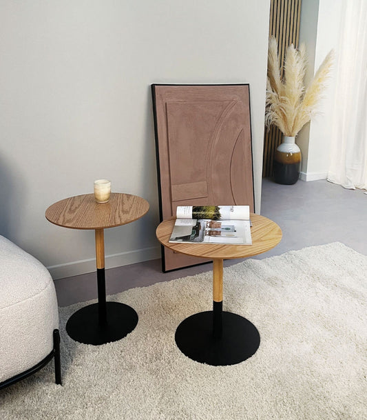Table basse design ronde 'DILA H40' en bois finition naturelle et métal noir
