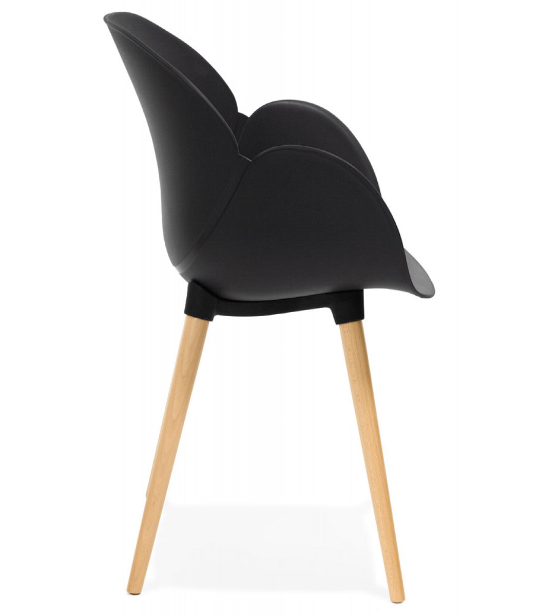 Chaise design scandinave 'PICATA' noire avec pieds en bois
